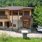 Family Fedora Hotel 2*
