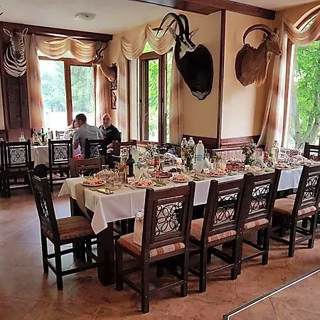 فندق Family Fedora ريباريكا