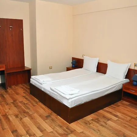 Family Fedora 2*