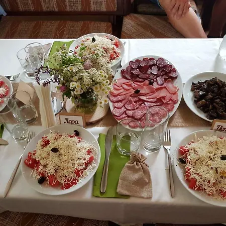 Family Fedora Hotel 2*