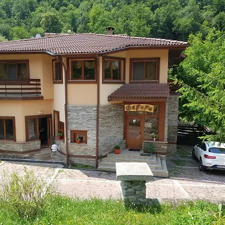 Family Fedora Hotel 2*